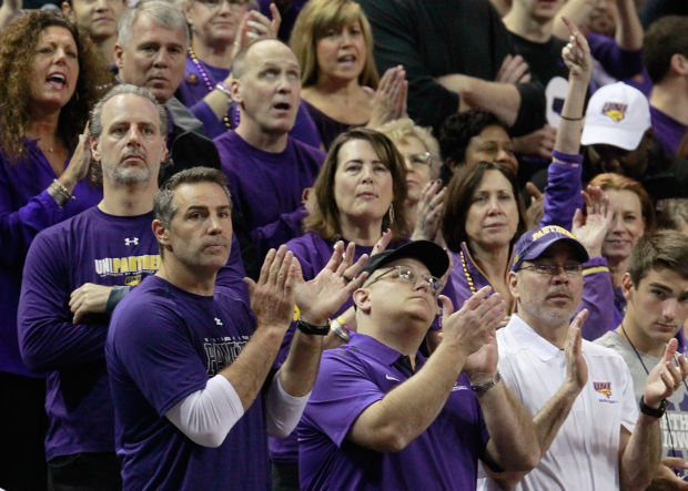 032015GAZ-UNI-ncaa-game1-31